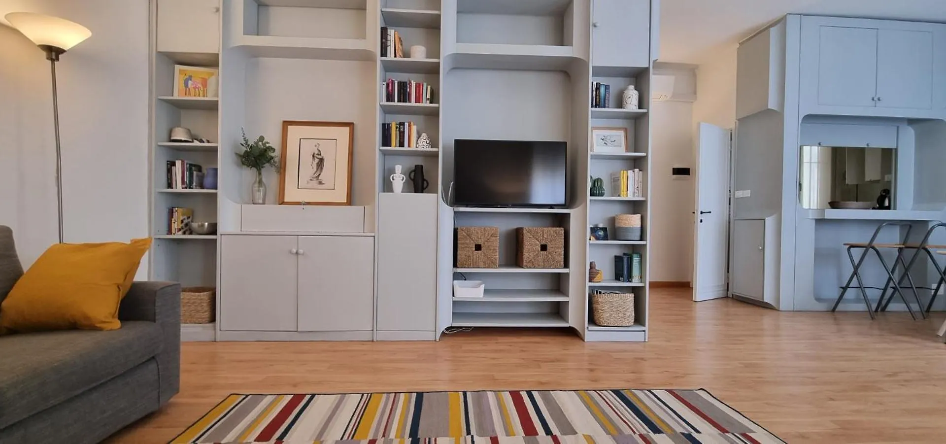 Apartment Joivy Contemporary 1-Bed Apt Near Duomo Di Milano